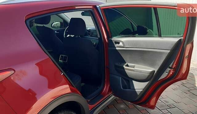 Красный Киа Sportage, объемом двигателя 2 л и пробегом 160 тыс. км за 15999 $, фото 8 на Automoto.ua