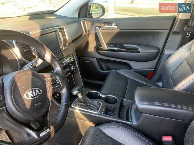 Червоний Кіа Sportage, об'ємом двигуна 2 л та пробігом 75 тис. км за 17299 $, фото 3 на Automoto.ua