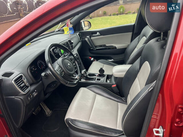 Червоний Кіа Sportage, об'ємом двигуна 2 л та пробігом 132 тис. км за 19300 $, фото 10 на Automoto.ua
