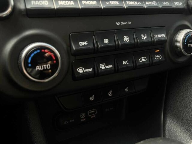 Красный Киа Sportage, объемом двигателя 2.4 л и пробегом 155 тыс. км за 16800 $, фото 12 на Automoto.ua