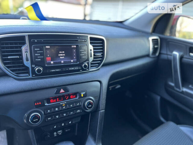 Красный Киа Sportage, объемом двигателя 2 л и пробегом 130 тыс. км за 19300 $, фото 19 на Automoto.ua