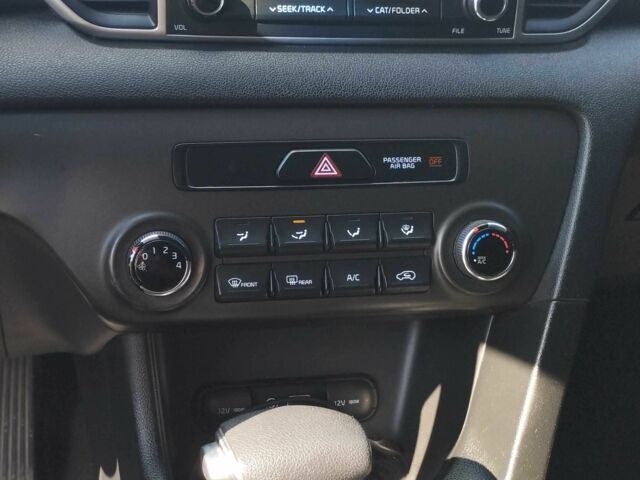 Красный Киа Sportage, объемом двигателя 2.4 л и пробегом 270 тыс. км за 303 $, фото 6 на Automoto.ua