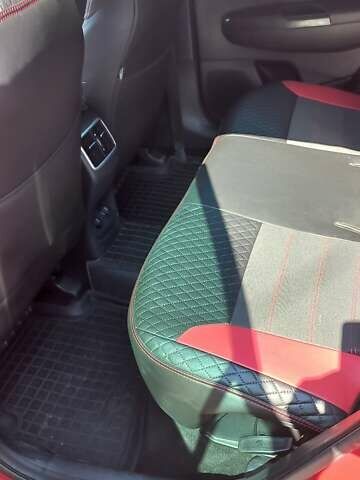 Красный Киа Sportage, объемом двигателя 1.69 л и пробегом 122 тыс. км за 17500 $, фото 5 на Automoto.ua