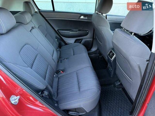 Червоний Кіа Sportage, об'ємом двигуна 1.69 л та пробігом 58 тис. км за 18800 $, фото 49 на Automoto.ua