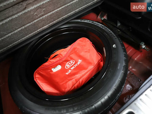 Красный Киа Sportage, объемом двигателя 2 л и пробегом 144 тыс. км за 21800 $, фото 57 на Automoto.ua