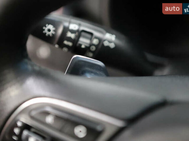 Красный Киа Sportage, объемом двигателя 2 л и пробегом 144 тыс. км за 21800 $, фото 92 на Automoto.ua