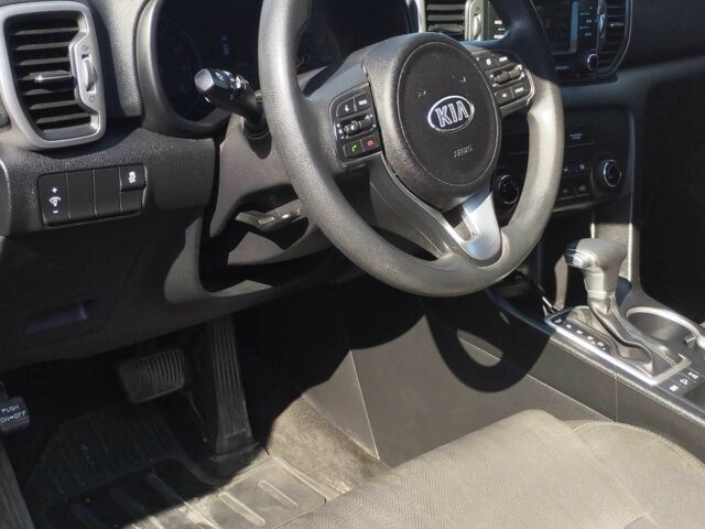 Красный Киа Sportage, объемом двигателя 2.4 л и пробегом 270 тыс. км за 303 $, фото 7 на Automoto.ua