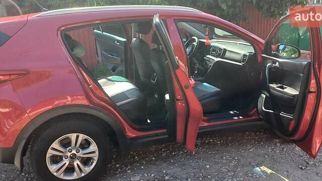 Красный Киа Sportage, объемом двигателя 1.69 л и пробегом 122 тыс. км за 17500 $, фото 9 на Automoto.ua