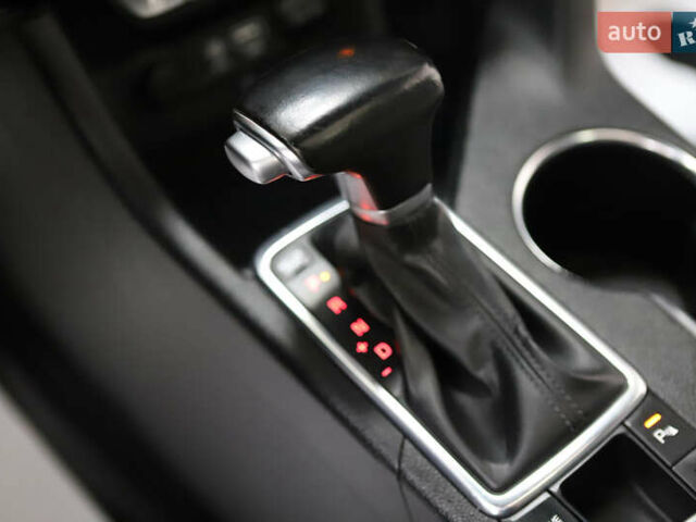 Красный Киа Sportage, объемом двигателя 2 л и пробегом 144 тыс. км за 21800 $, фото 85 на Automoto.ua