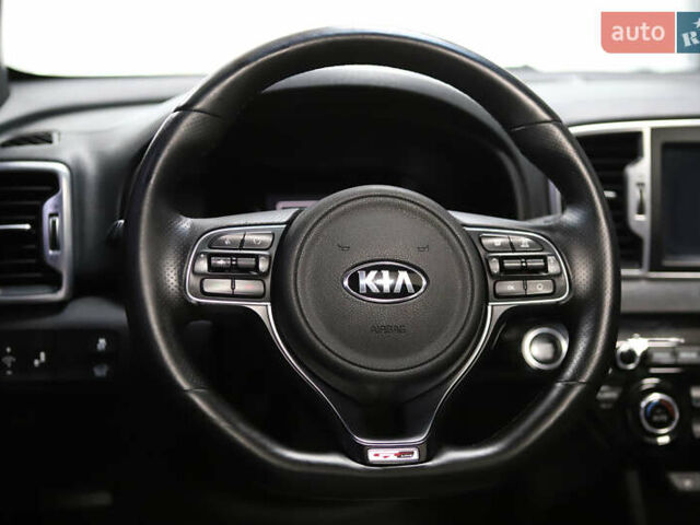 Красный Киа Sportage, объемом двигателя 2 л и пробегом 144 тыс. км за 21800 $, фото 101 на Automoto.ua