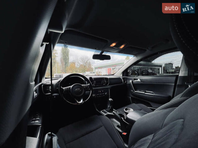 Красный Киа Sportage, объемом двигателя 1.69 л и пробегом 152 тыс. км за 16750 $, фото 37 на Automoto.ua