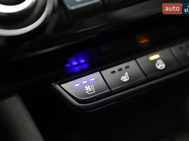 Красный Киа Sportage, объемом двигателя 2 л и пробегом 144 тыс. км за 21800 $, фото 81 на Automoto.ua