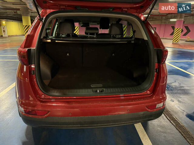 Красный Киа Sportage, объемом двигателя 2 л и пробегом 157 тыс. км за 22000 $, фото 7 на Automoto.ua