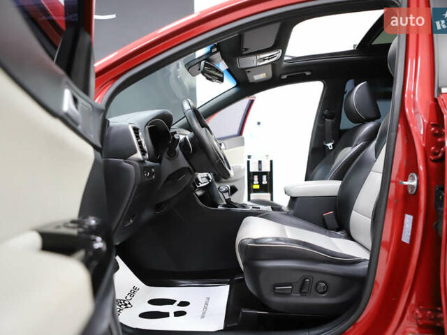 Красный Киа Sportage, объемом двигателя 2 л и пробегом 144 тыс. км за 21800 $, фото 64 на Automoto.ua