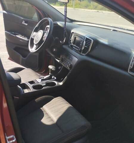 Киа Sportage 2017 в Львове на Automoto.ua Красный Киа Sportage, объемом двигателя 2.4 л и пробегом 268 тыс. км за 15700 $, фото 3 на Automoto.ua