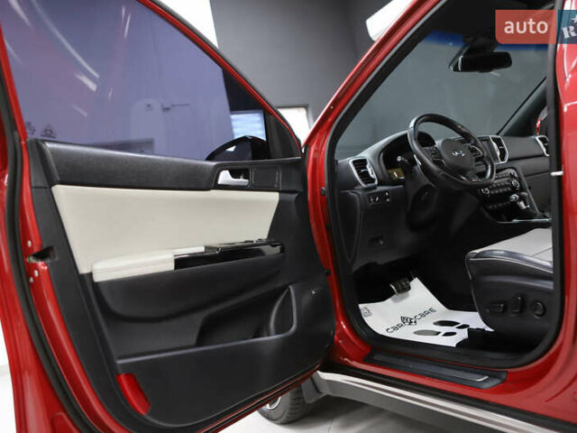 Красный Киа Sportage, объемом двигателя 2 л и пробегом 144 тыс. км за 21800 $, фото 61 на Automoto.ua