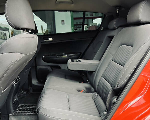 Красный Киа Sportage, объемом двигателя 1.69 л и пробегом 152 тыс. км за 16750 $, фото 28 на Automoto.ua