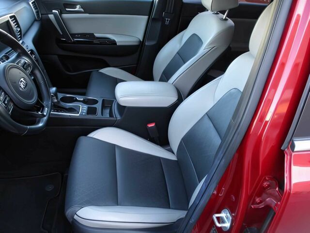 Киа Sportage 2017 в Львове на Automoto.ua Красный Киа Sportage, объемом двигателя 2 л и пробегом 57 тыс. км за 3400 $, фото 8 на Automoto.ua