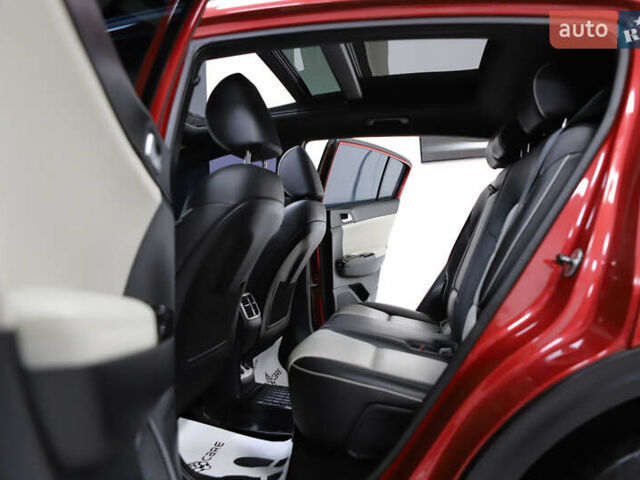 Красный Киа Sportage, объемом двигателя 2 л и пробегом 144 тыс. км за 21800 $, фото 96 на Automoto.ua