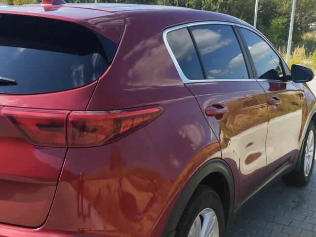 Красный Киа Sportage, объемом двигателя 2.4 л и пробегом 270 тыс. км за 303 $, фото 4 на Automoto.ua