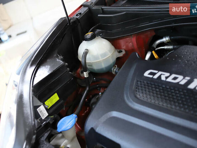 Красный Киа Sportage, объемом двигателя 2 л и пробегом 144 тыс. км за 21800 $, фото 118 на Automoto.ua