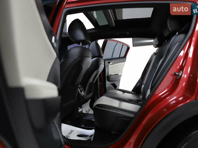 Красный Киа Sportage, объемом двигателя 2 л и пробегом 144 тыс. км за 21800 $, фото 97 на Automoto.ua
