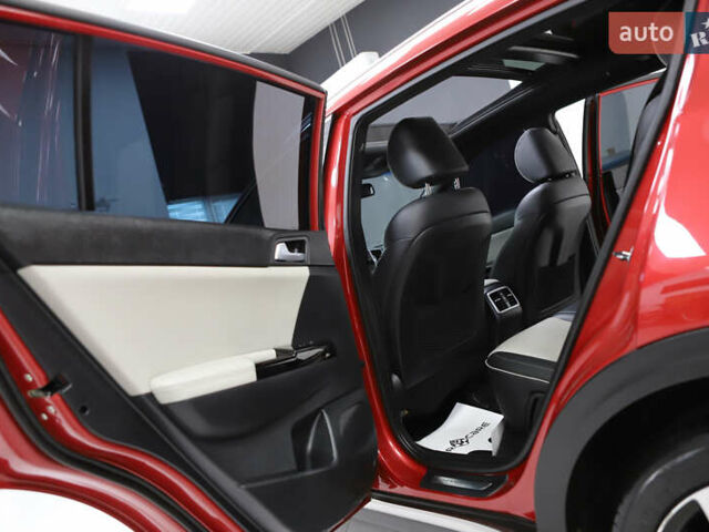 Красный Киа Sportage, объемом двигателя 2 л и пробегом 144 тыс. км за 21800 $, фото 95 на Automoto.ua