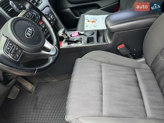 Красный Киа Sportage, объемом двигателя 2 л и пробегом 110 тыс. км за 17600 $, фото 12 на Automoto.ua