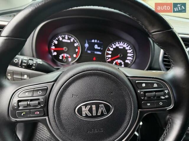Красный Киа Sportage, объемом двигателя 2 л и пробегом 110 тыс. км за 17600 $, фото 11 на Automoto.ua