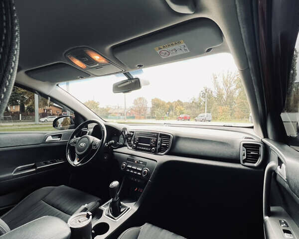 Красный Киа Sportage, объемом двигателя 1.69 л и пробегом 152 тыс. км за 16750 $, фото 36 на Automoto.ua