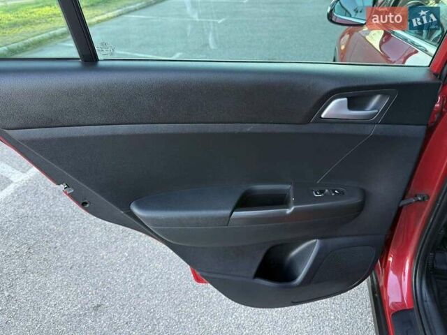 Червоний Кіа Sportage, об'ємом двигуна 1.69 л та пробігом 58 тис. км за 18800 $, фото 44 на Automoto.ua