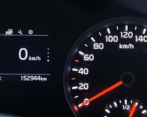 Красный Киа Sportage, объемом двигателя 1.69 л и пробегом 152 тыс. км за 16750 $, фото 44 на Automoto.ua