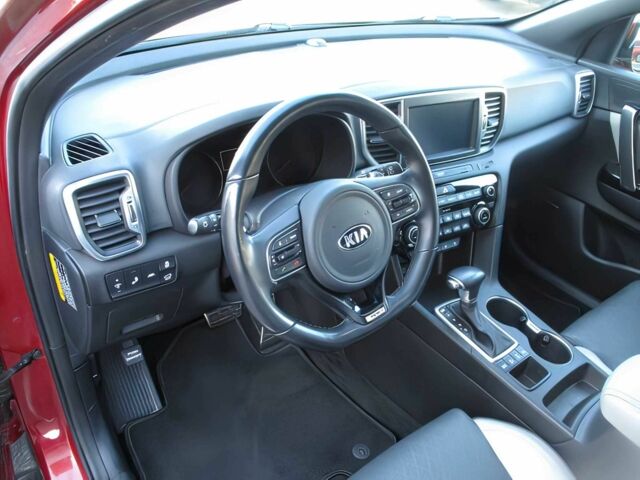 Киа Sportage 2017 в Львове на Automoto.ua Красный Киа Sportage, объемом двигателя 2 л и пробегом 57 тыс. км за 3400 $, фото 7 на Automoto.ua