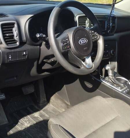 Киа Sportage 2017 в Львове на Automoto.ua Красный Киа Sportage, объемом двигателя 2.4 л и пробегом 268 тыс. км за 15700 $, фото 7 на Automoto.ua