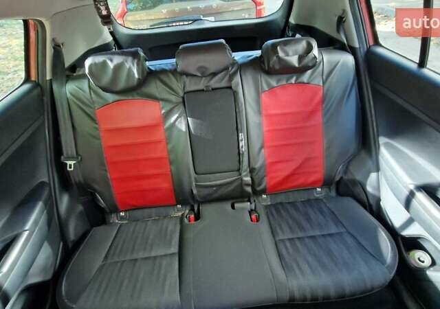Красный Киа Sportage, объемом двигателя 1.59 л и пробегом 64 тыс. км за 17500 $, фото 3 на Automoto.ua