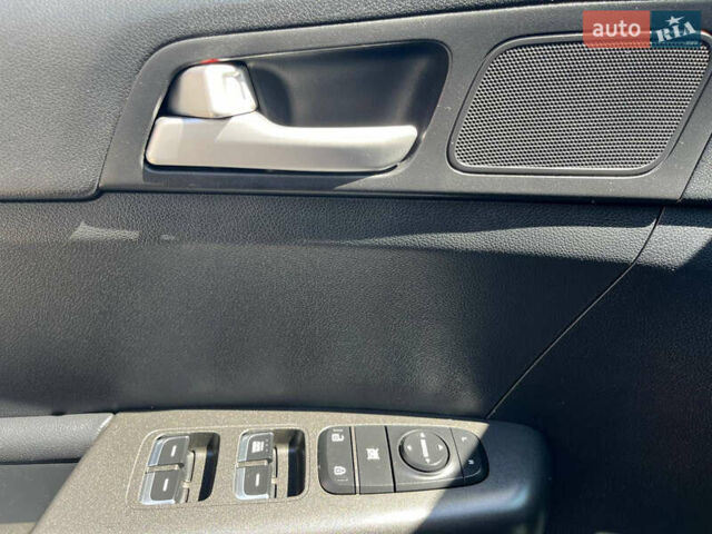 Червоний Кіа Sportage, об'ємом двигуна 2.4 л та пробігом 130 тис. км за 15500 $, фото 11 на Automoto.ua