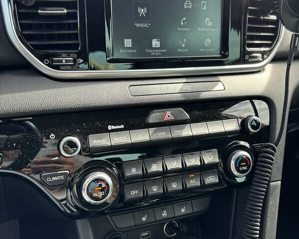 Киа Sportage 2018 в Киеве на Automoto.ua Красный Киа Sportage, объемом двигателя 2 л и пробегом 115 тыс. км за 23000 $, фото 11 на Automoto.ua