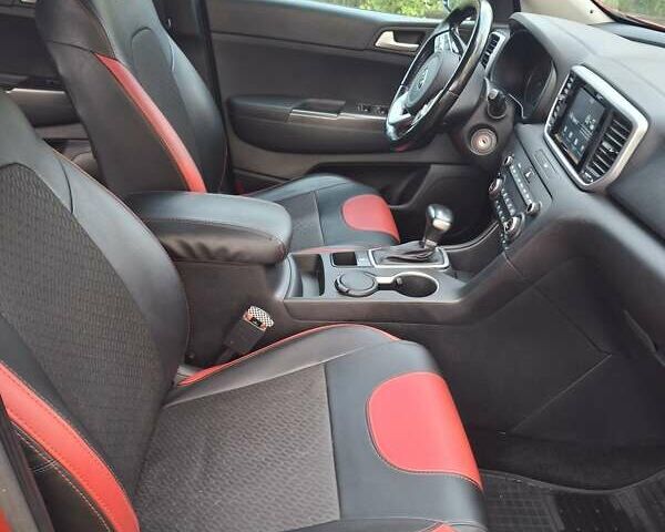 Киа Sportage 2018 в Харькове на Automoto.ua Красный Киа Sportage, объемом двигателя 1.59 л и пробегом 129 тыс. км за 16500 $, фото 2 на Automoto.ua