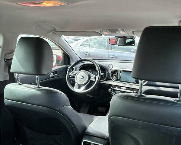 Киа Sportage 2018 в Киеве на Automoto.ua Красный Киа Sportage, объемом двигателя 2 л и пробегом 115 тыс. км за 23000 $, фото 20 на Automoto.ua