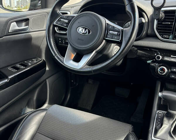 Киа Sportage 2018 в Киеве на Automoto.ua Красный Киа Sportage, объемом двигателя 2 л и пробегом 115 тыс. км за 23000 $, фото 1 на Automoto.ua