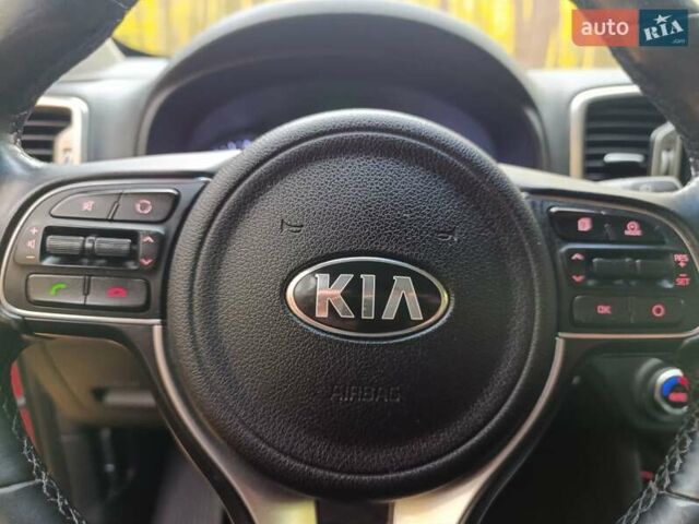 Красный Киа Sportage, объемом двигателя 1.7 л и пробегом 161 тыс. км за 15000 $, фото 16 на Automoto.ua