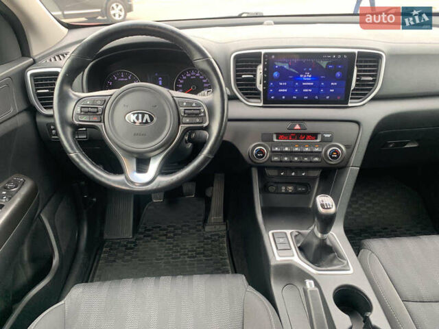 Красный Киа Sportage, объемом двигателя 1.6 л и пробегом 108 тыс. км за 15000 $, фото 25 на Automoto.ua