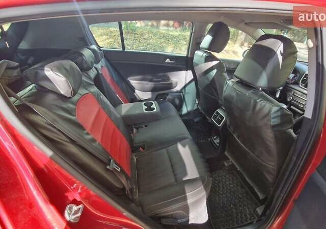 Красный Киа Sportage, объемом двигателя 1.59 л и пробегом 64 тыс. км за 17500 $, фото 2 на Automoto.ua