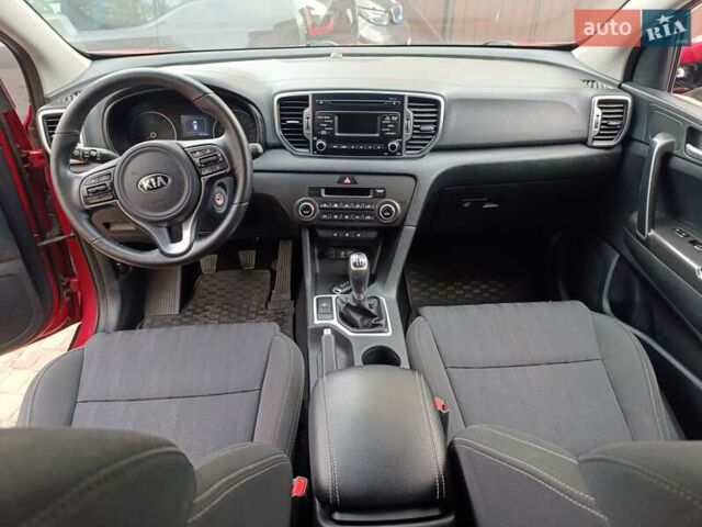 Красный Киа Sportage, объемом двигателя 1.7 л и пробегом 161 тыс. км за 15000 $, фото 60 на Automoto.ua