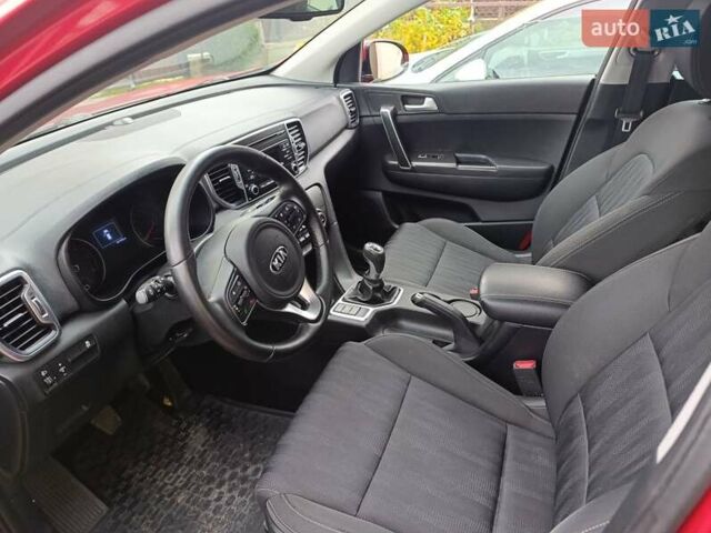 Красный Киа Sportage, объемом двигателя 1.7 л и пробегом 161 тыс. км за 15000 $, фото 59 на Automoto.ua