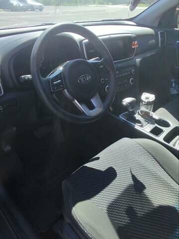 Красный Киа Sportage, объемом двигателя 1.59 л и пробегом 34 тыс. км за 17500 $, фото 2 на Automoto.ua