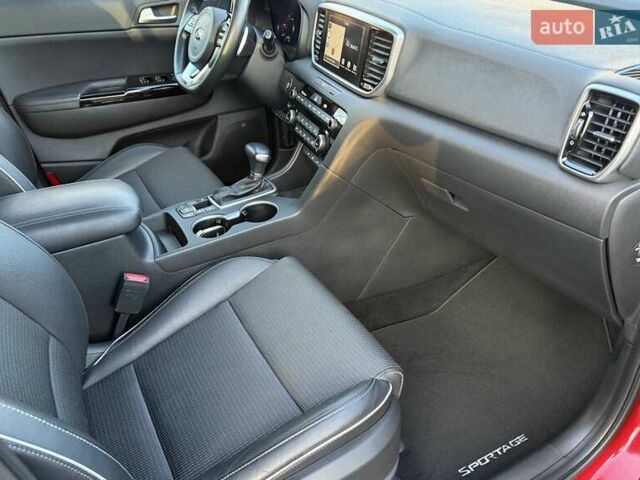 Красный Киа Sportage, объемом двигателя 2 л и пробегом 105 тыс. км за 26750 $, фото 49 на Automoto.ua