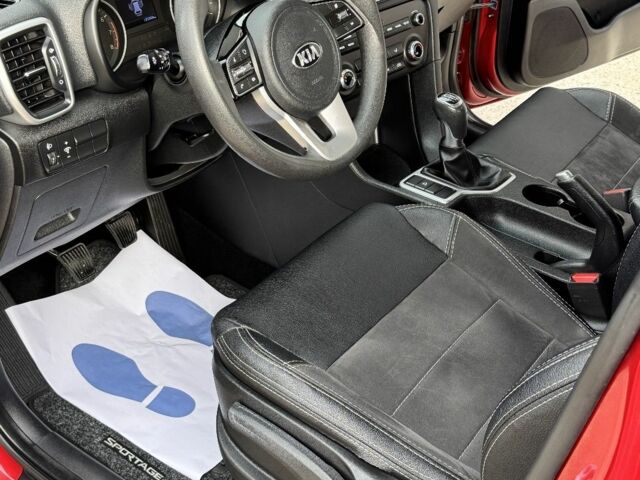 Красный Киа Sportage, объемом двигателя 0 л и пробегом 135 тыс. км за 16100 $, фото 1 на Automoto.ua