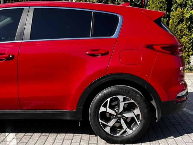 Красный Киа Sportage, объемом двигателя 1.6 л и пробегом 78 тыс. км за 17690 $, фото 2 на Automoto.ua