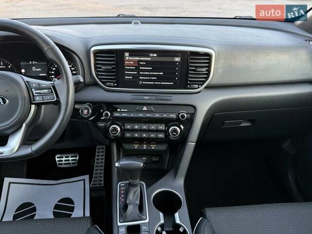 Красный Киа Sportage, объемом двигателя 2 л и пробегом 105 тыс. км за 26750 $, фото 27 на Automoto.ua